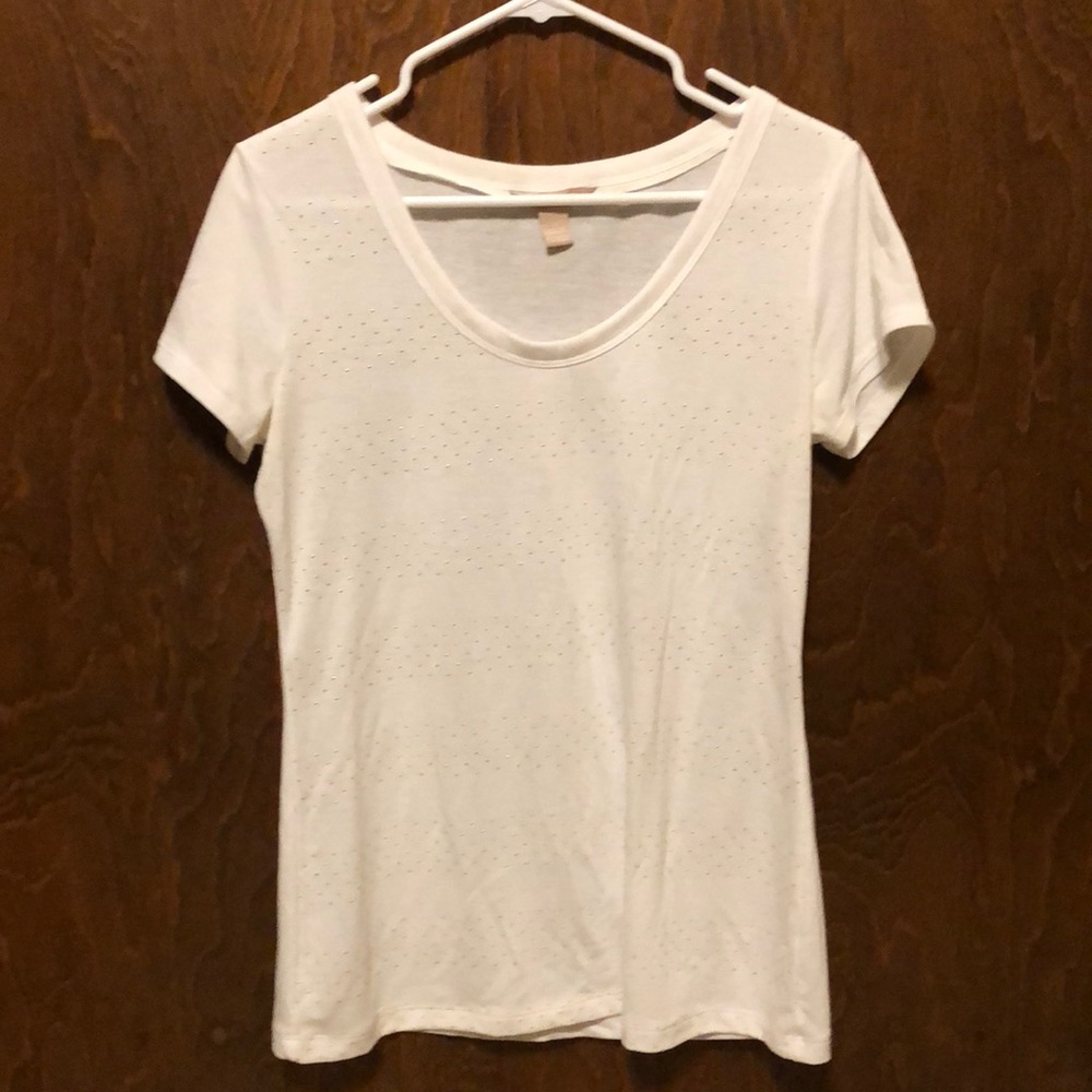 White Banana Republic tshirt with gold dots